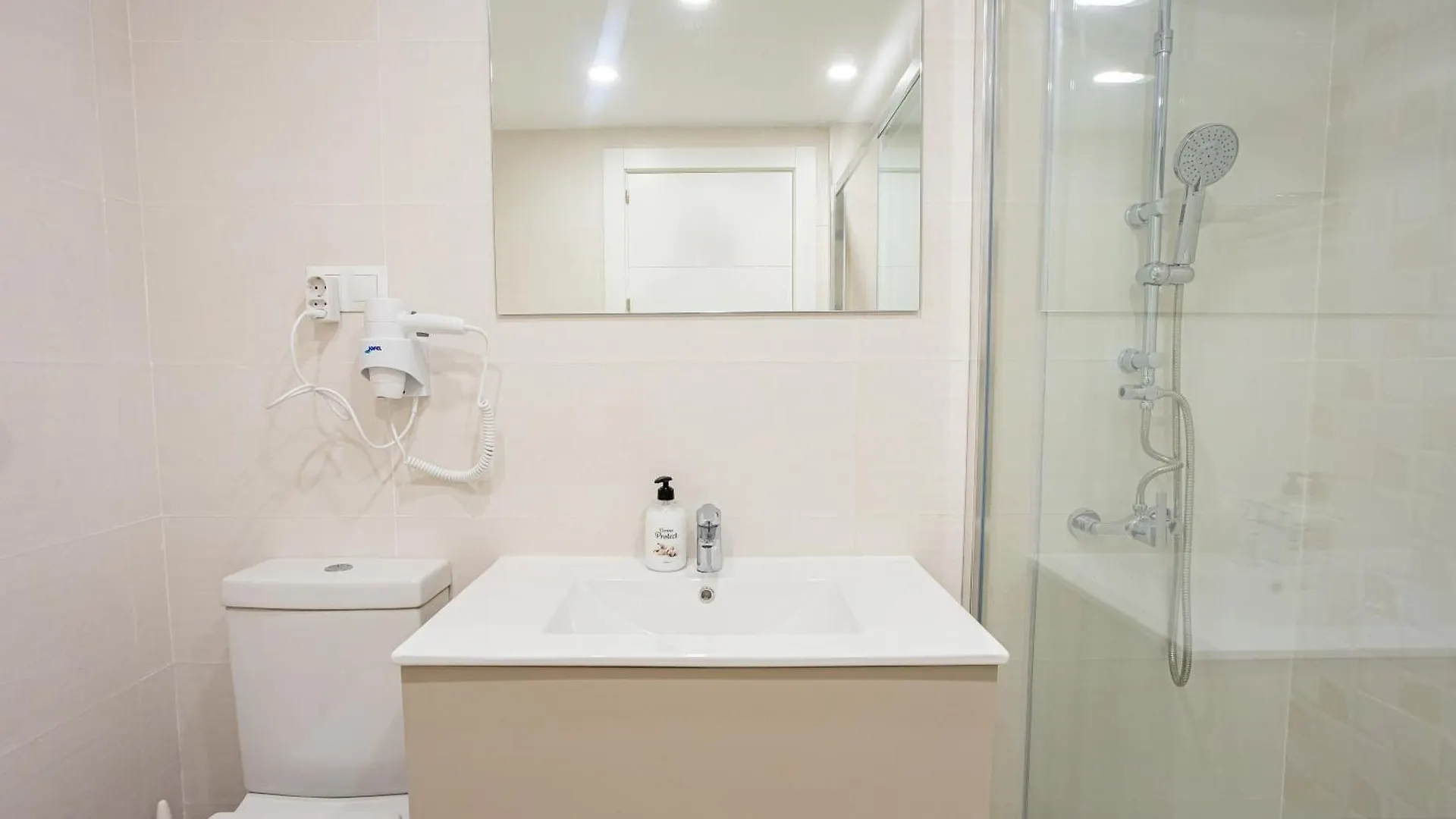 Apartmán Studio 7 Min From The Airport Torremolinos